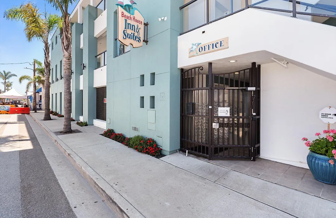 Beach House Inn & Suites-1