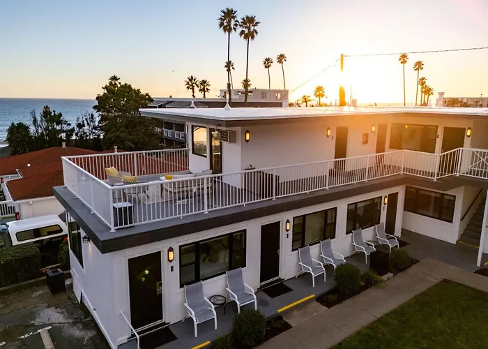 Family Hotel: Tides Oceanview Inn And Cottages