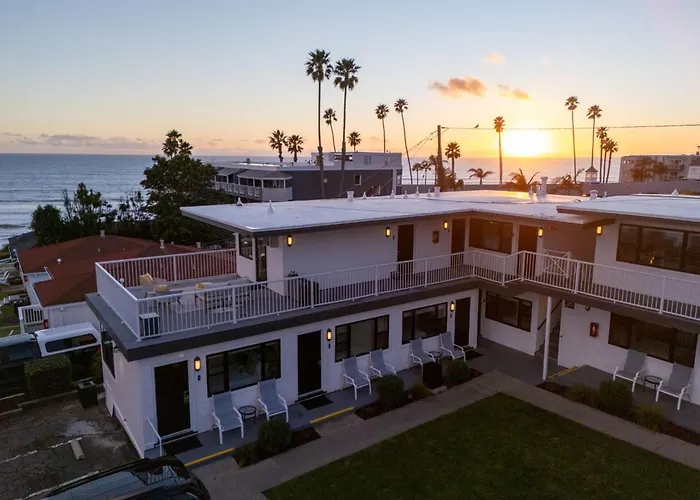 Family Hotel: Tides Oceanview Inn And Cottages